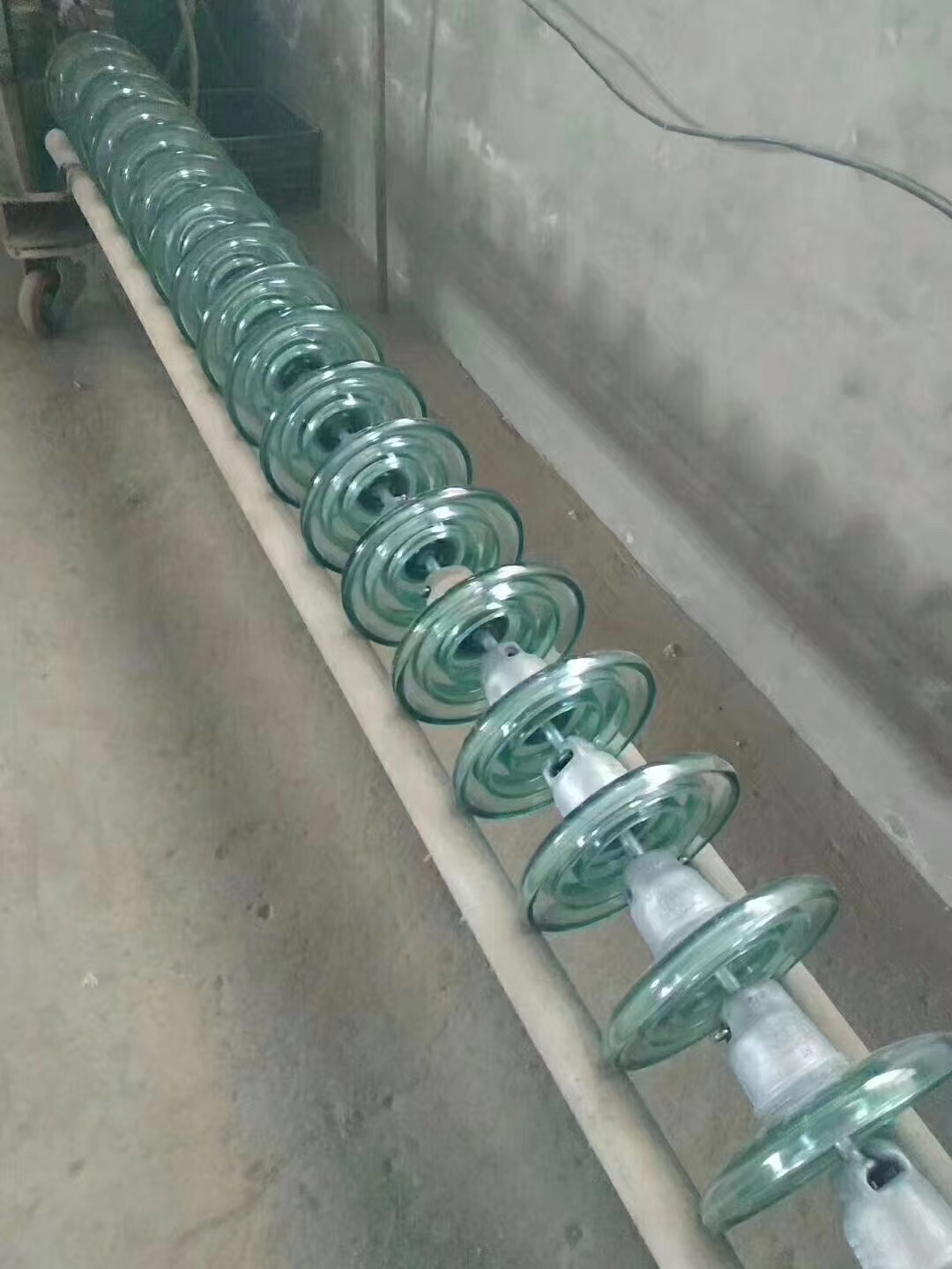 標準型鋼化玻璃絕緣子 U70B/146 U70B/127 U100B/146  U100B/127 U120B/146  U120B/127 U160B/170  LXY3-70  LXY1-70 LXY2-70 LXY-100 LXY2-100  LXY3-120  LXY2-120  LXY-160